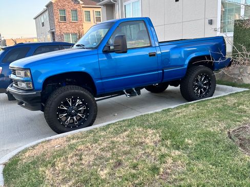 Used 1995 Chevrolet Silverado 1500 4x4 Regular Cab image 1