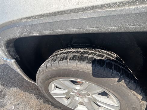 Used 2017 GMC Sierra 1500 SLE w/ SLE Value Package image 5