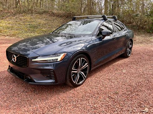 Used 2022 Volvo S60 T8 R-Design image 20