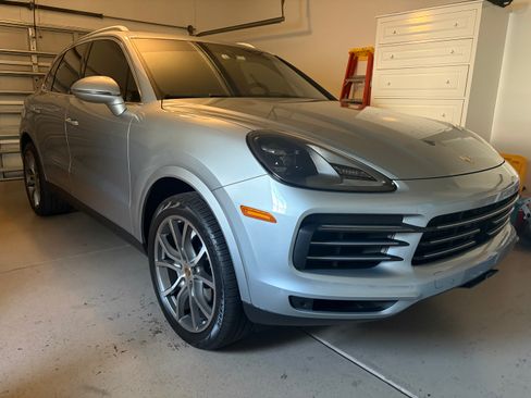 Used 2020 Porsche Cayenne AWD/4WD image 15