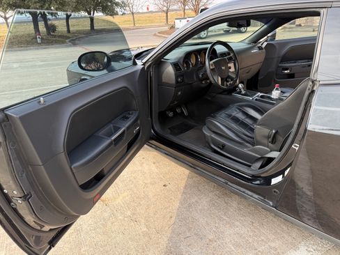 Used 2010 Dodge Challenger R/T image 14