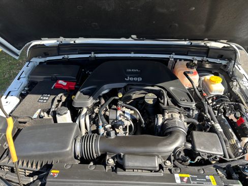 Used 2021 Jeep Wrangler Sport image 17