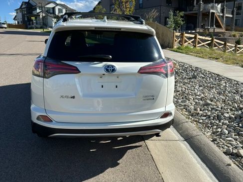 Used 2018 Toyota RAV4 Limited w/ Advanced Technology Package AWD/4WD image 13