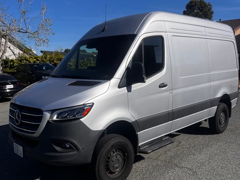 Used 2024 Mercedes-Benz Sprinter 2500 image 1