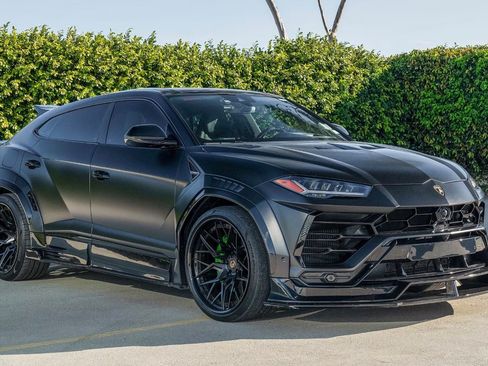 Used 2021 Lamborghini Urus image 1