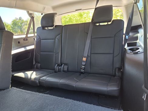 Used 2019 Chevrolet Suburban LT image 13