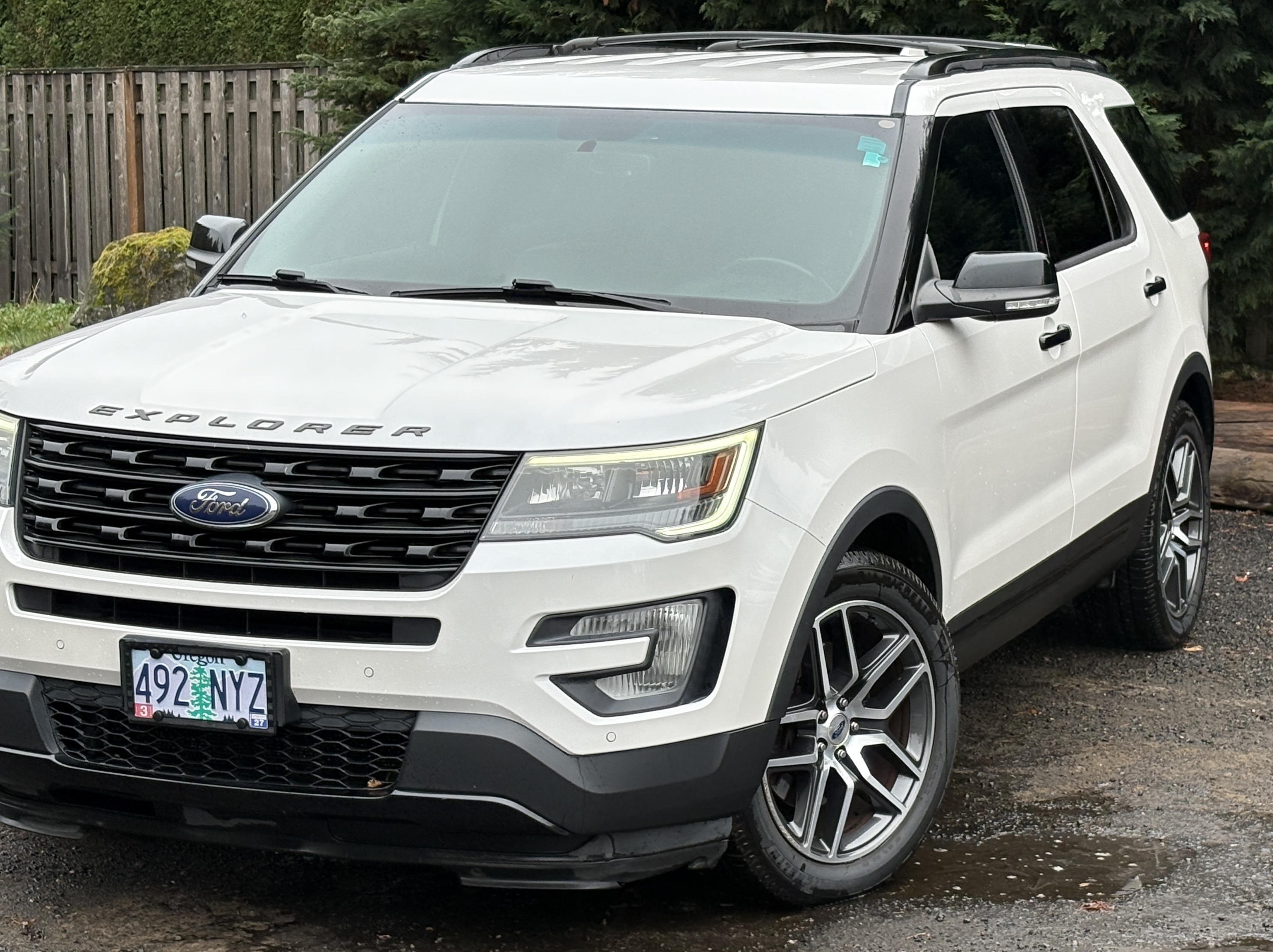 Used 2017 Ford Explorer Sport AWD/4WD image 2