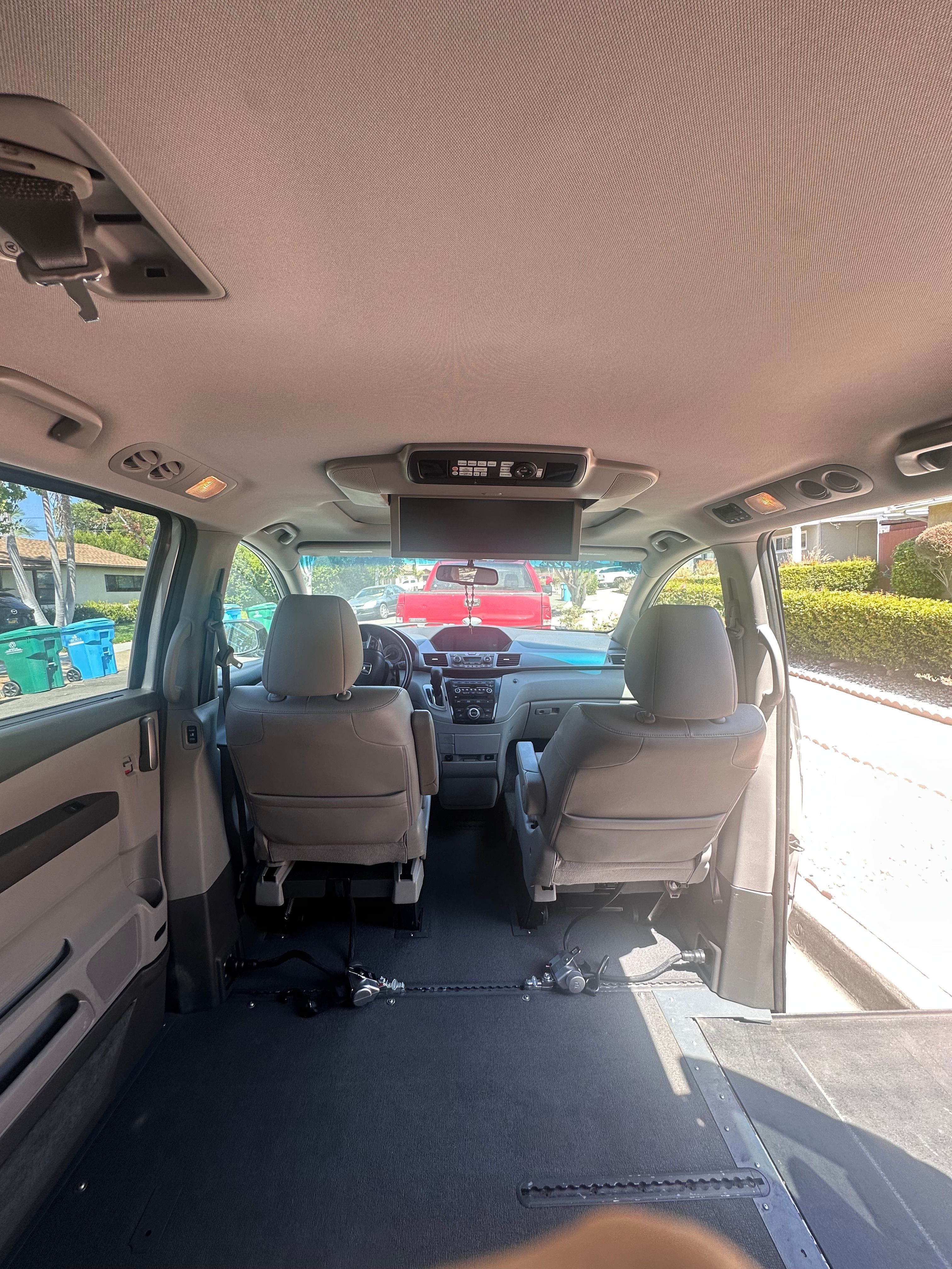 Used 2012 Honda Odyssey Touring Elite image 8