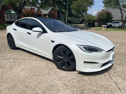 Used 2022 Tesla Model S Standard Range image 2