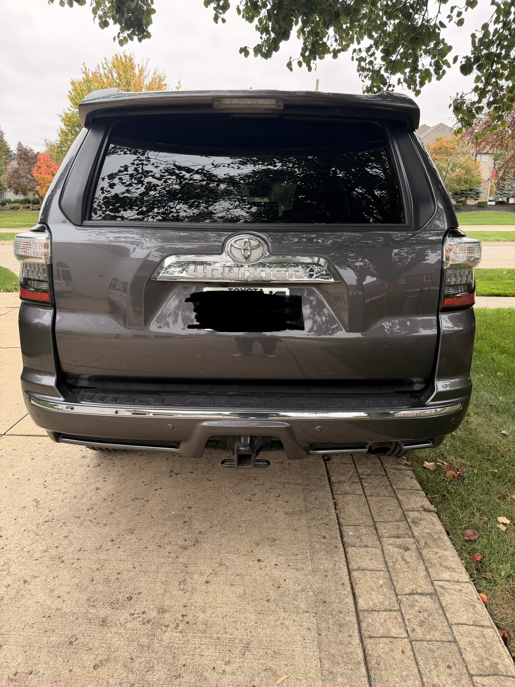 Used 2022 Toyota 4Runner Limited AWD/4WD image 2