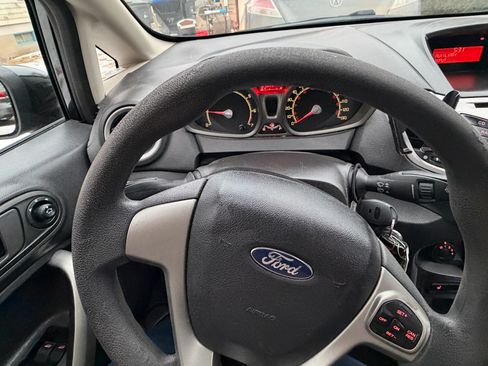 Used 2013 Ford Fiesta SE w/ Super Fuel Economy Pkg image 23