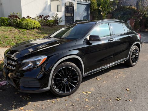 Used 2018 Mercedes-Benz GLA 250 4MATIC image 1