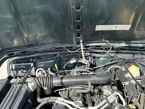 Used 2001 Jeep Wrangler Sahara image 10