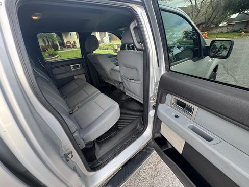 Used 2011 Ford F150 XLT w/ XLT Chrome Pkg image 11