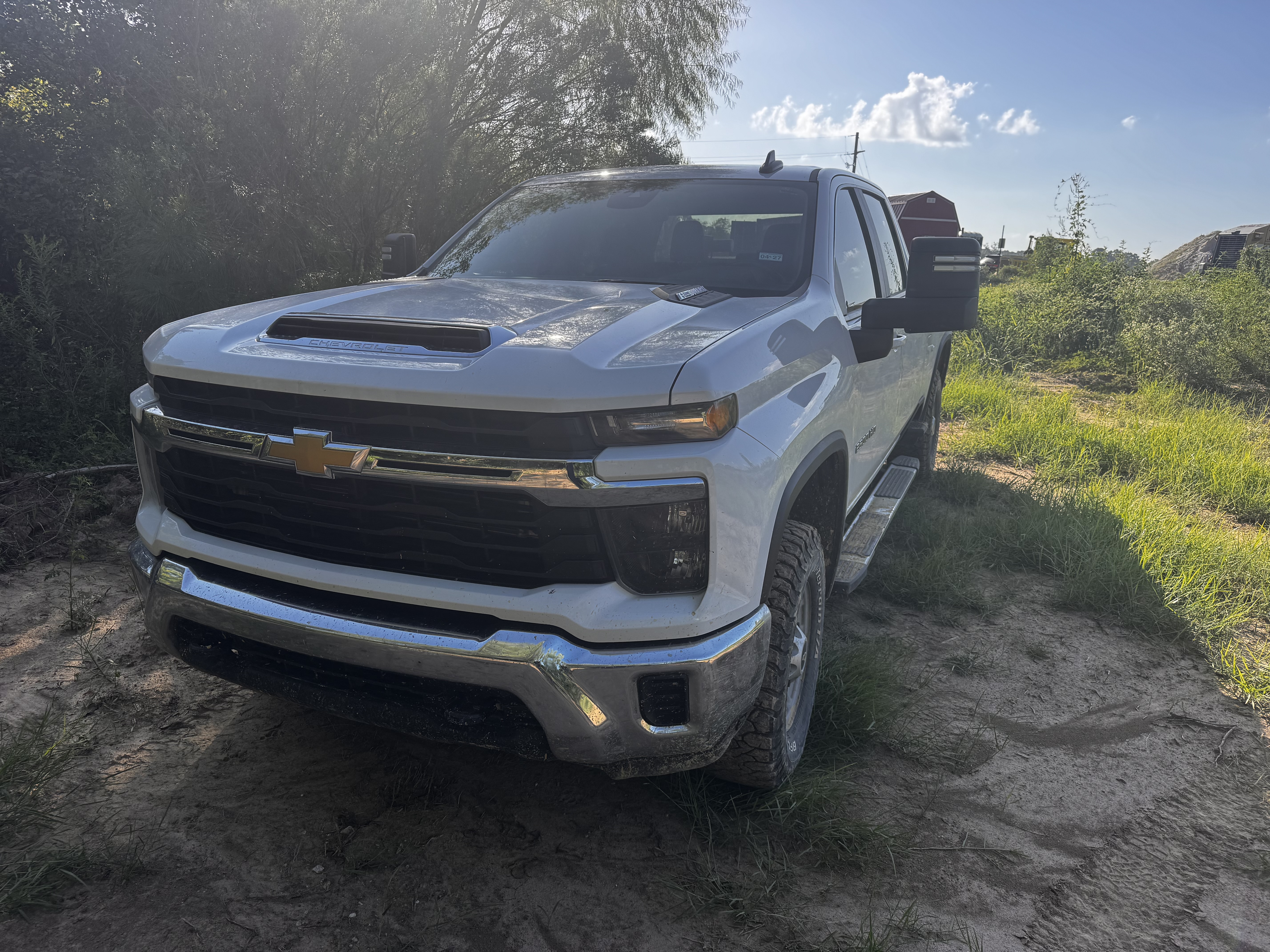 Used 2024 Chevrolet Silverado 2500 LT AWD/4WD image 1