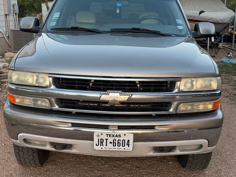 Used 2001 Chevrolet Suburban LT w/ LT Preferred Equipment Group image 1