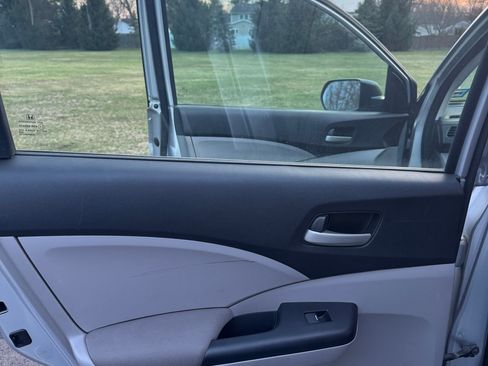 Used 2014 Honda CR-V LX image 15