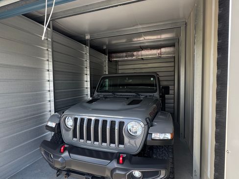 Used 2023 Jeep Wrangler Unlimited Rubicon AWD/4WD image 10