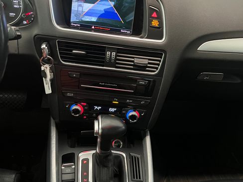 Used 2017 Audi Q5 2.0T Premium Plus w/ Technology Package image 12