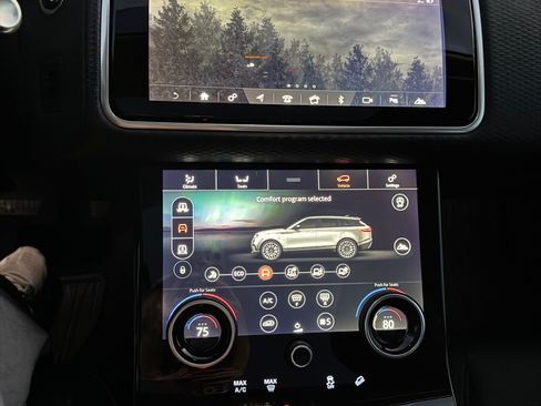 Used 2018 Land Rover Range Rover Velar S image 8