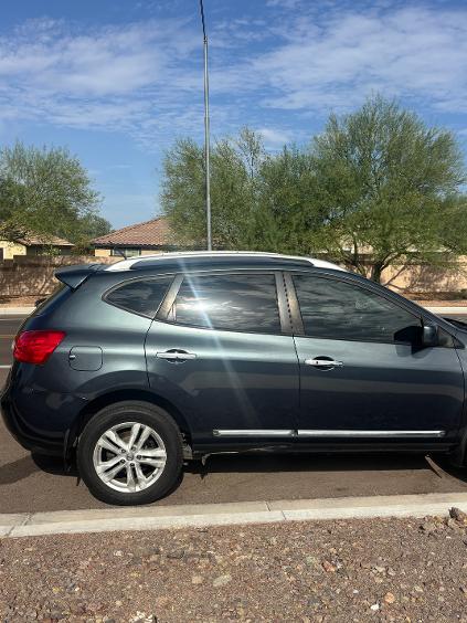 Used 2013 Nissan Rogue SV w/ Premium Pkg AWD/4WD image 2