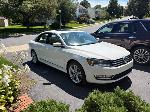 Used 2014 Volkswagen Passat 3.6 SEL Premium FWD image 2