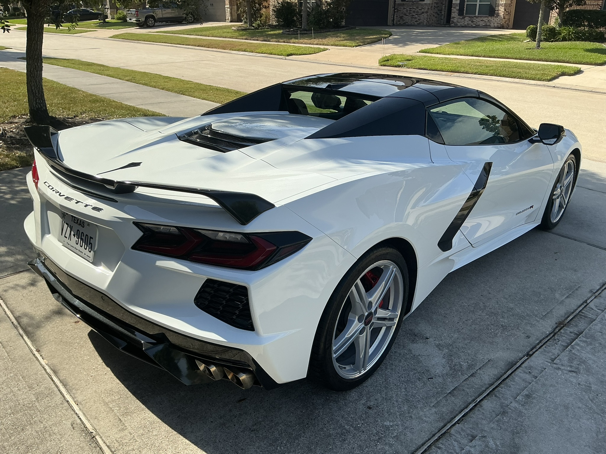 Used 2024 Chevrolet Corvette Stingray Convertible w/ Z51 Performance Package RWD image 20