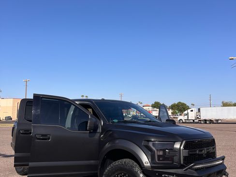 Used 2017 Ford F150 Raptor w/ Equipment Group 802A Luxury image 15
