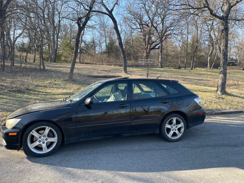 Used 2005 Lexus IS 300 SportCross RWD image 15