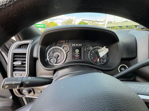 Used 2024 RAM 2500 Tradesman w/ Chrome Appearance Group image 12