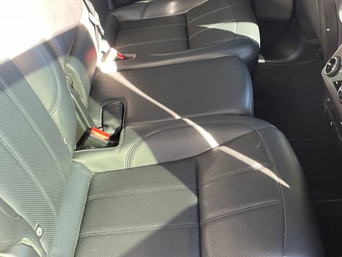 Used 2018 Land Rover Range Rover Sport HSE image 12