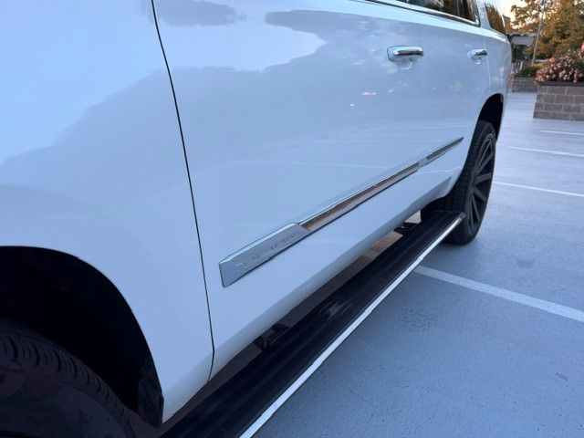 Used 2016 Cadillac Escalade Premium AWD/4WD image 29