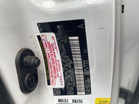 Used 2014 Toyota Sienna LE image 15