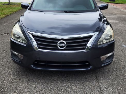 Used 2013 Nissan Altima 2.5 SV image 1