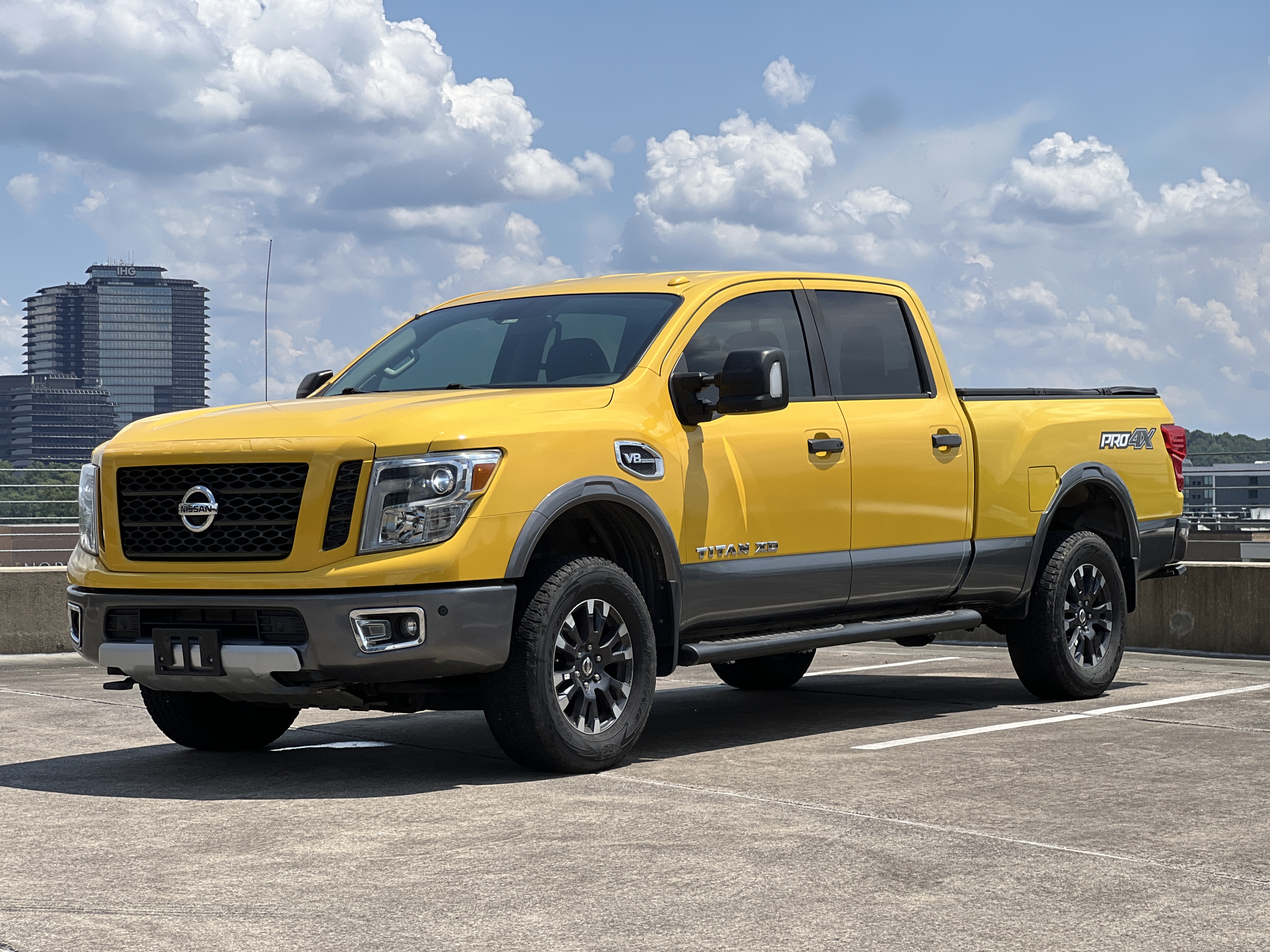 Used 2018 Nissan Titan PRO-4X w/ Pro-4x Convenience Package AWD/4WD image 12