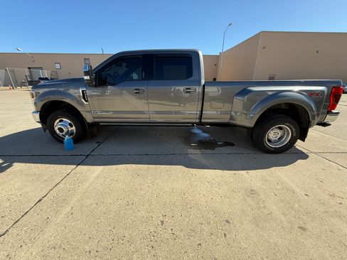 Used 2022 Ford F350 Lariat w/ Lariat Ultimate Package AWD/4WD image 9