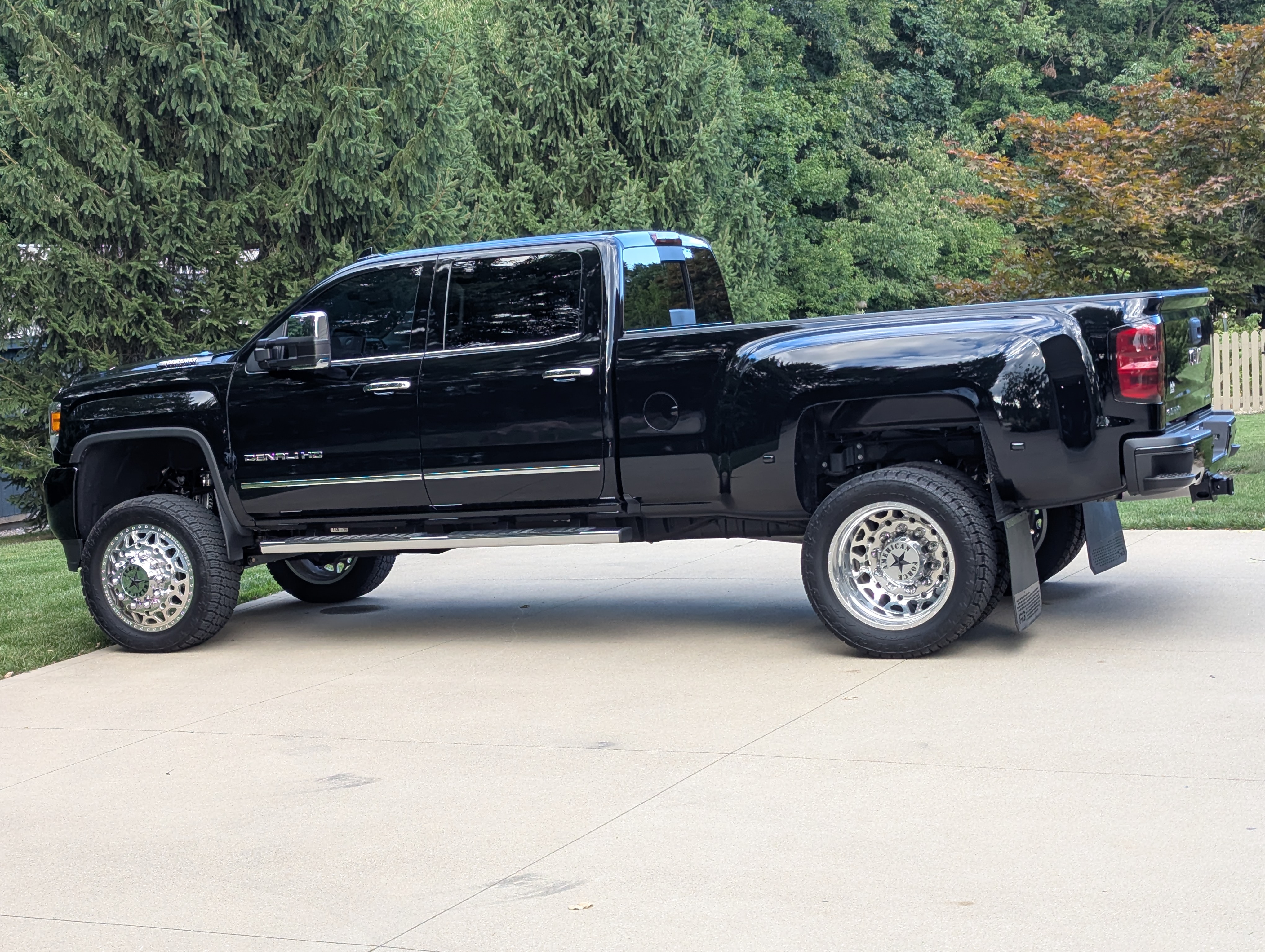 Used 2019 GMC Sierra 3500 Denali w/ Duramax Plus Package AWD/4WD image 11