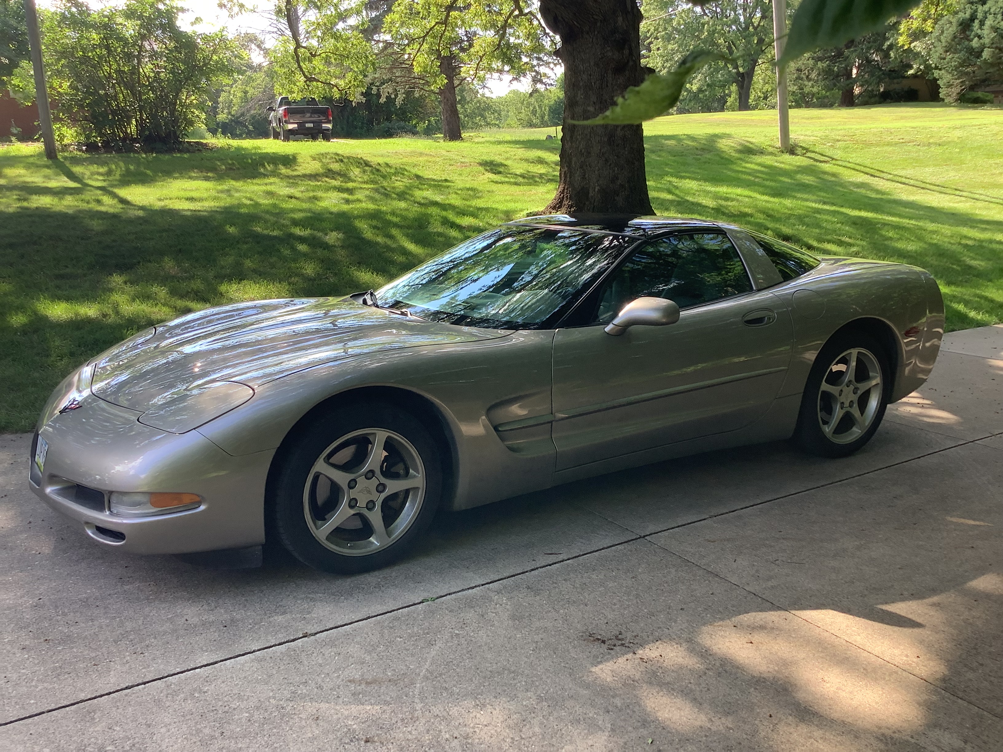 Used 2002 Chevrolet Corvette Coupe w/ Preferred Equipment Group2 RWD image 6
