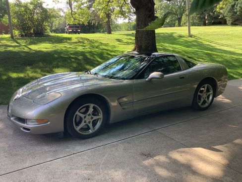 Used 2002 Chevrolet Corvette Coupe w/ Preferred Equipment Group2 RWD image 5