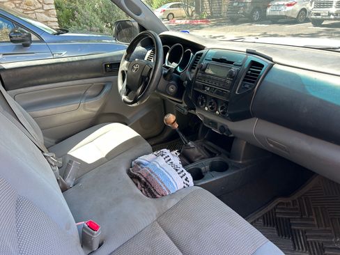 Used 2012 Toyota Tacoma 2WD Regular Cab image 10