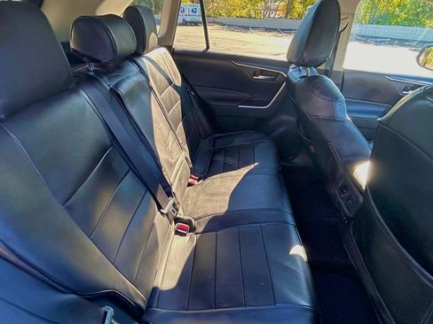 Used 2019 Toyota RAV4 XLE image 5