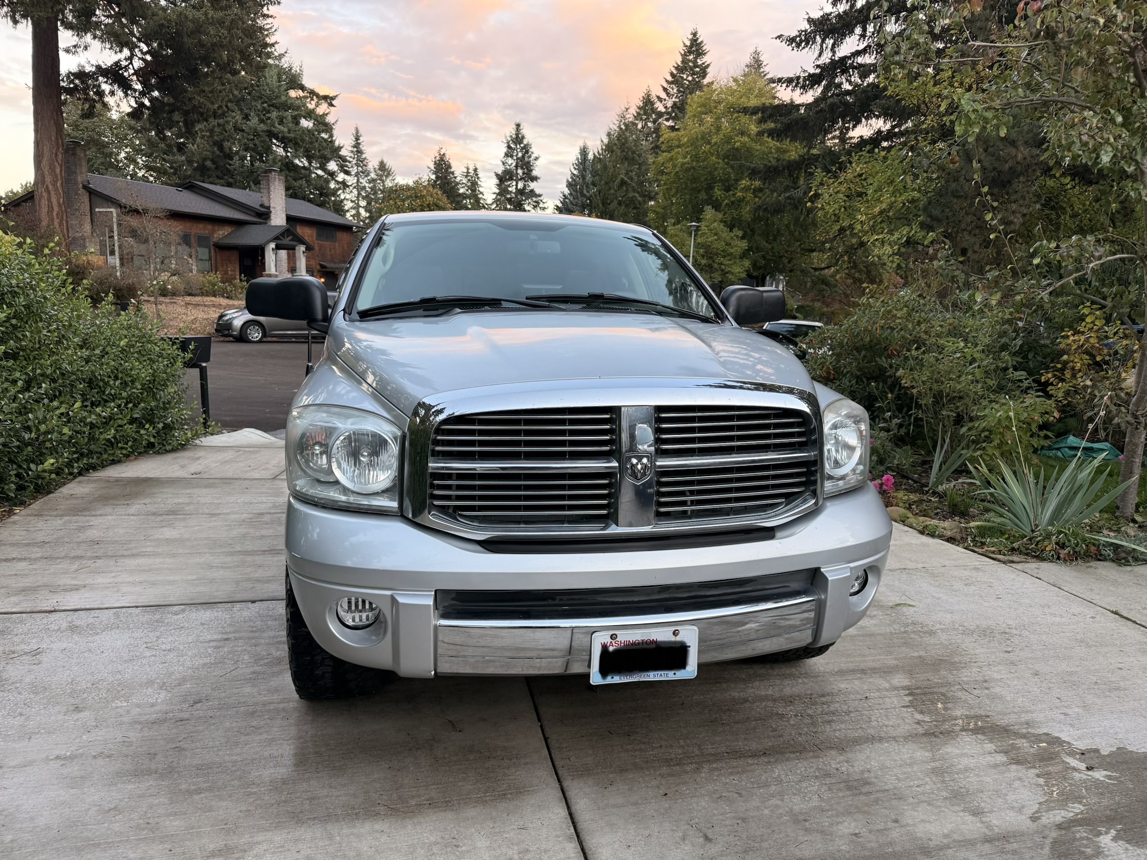 Used 2007 Dodge Ram 1500 Truck Laramie AWD/4WD image 2