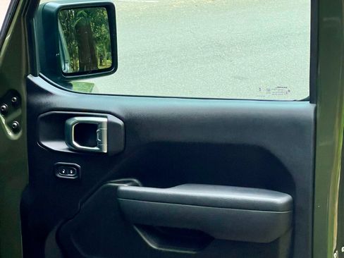 Used 2023 Jeep Gladiator Rubicon w/ LED Lighting Group image 19