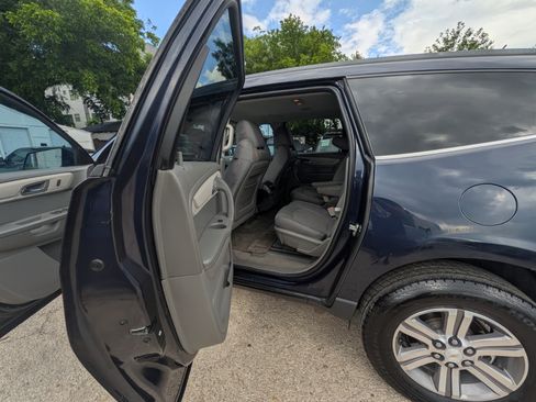 Used 2017 Chevrolet Traverse LT FWD image 9