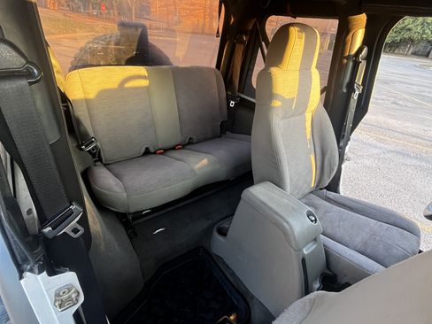 Used 2005 Jeep Wrangler X w/ Tire & Wheel Group (Ecco) image 9