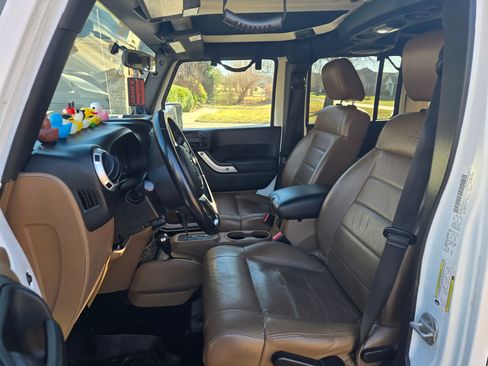 Used 2012 Jeep Wrangler Unlimited Sahara w/ Mopar Chrome Edition Group image 11