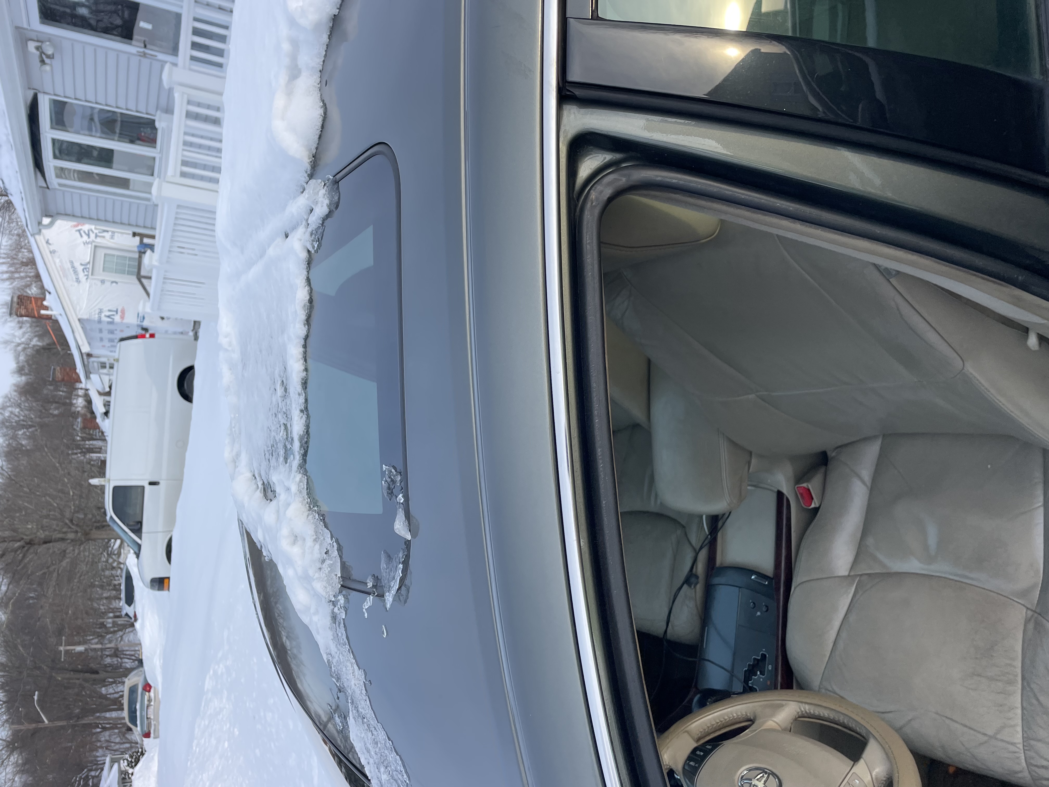 Used 2012 Toyota Avalon FWD image 4
