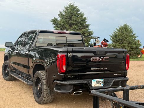 Used 2019 GMC Sierra 1500 Denali w/ Technology Package image 10