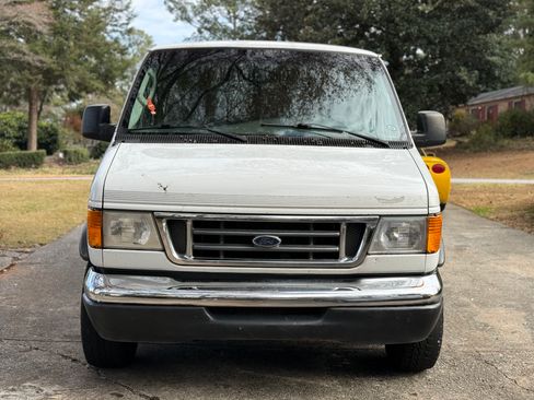 Used 2003 Ford E-350 and Econoline 350 XLT image 8