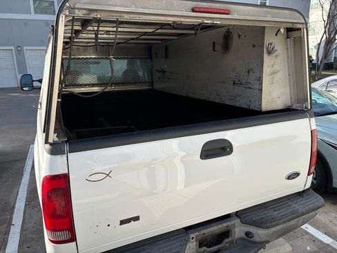 Used 2006 Ford F250 XL image 5